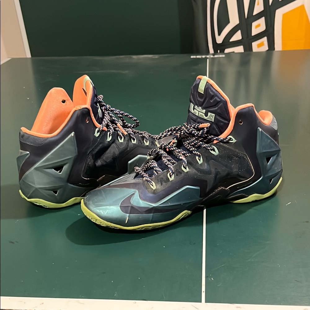 Nike LeBron 11 “Akron vs. Miami” - Picture 5 of 9